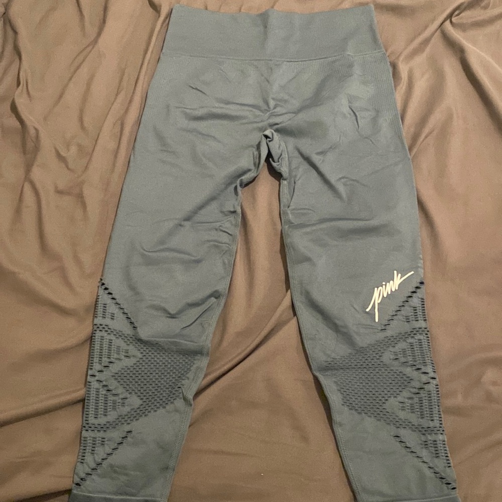VICTORIA SECRET PINK workout leggings NWOT